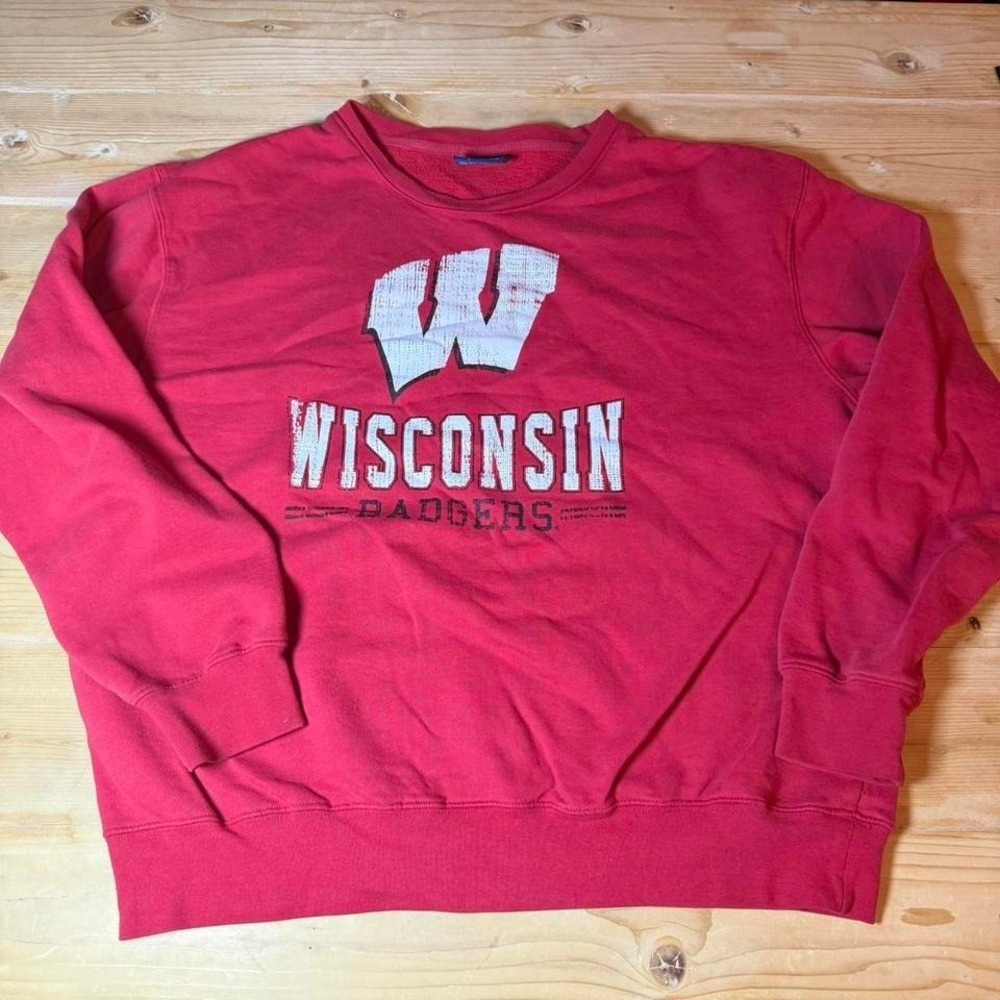 Wisconsin Badgers Red Crewneck Sweatshirt XL Vintage Campus Heritage